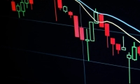 三大指数全部翻绿，下跌个股近3400只